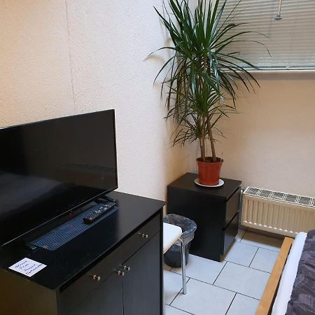 Roter Backstein Apartment 1 Mainz Kültér fotó