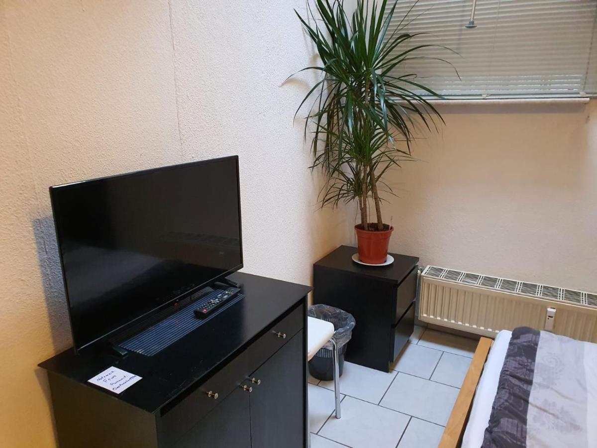 Roter Backstein Apartment 1 Mainz Kültér fotó